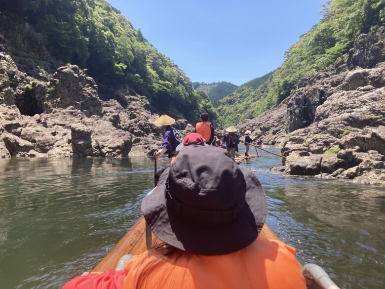 【夏レジャー:カップル、家族におすすめ】和歌山県北山村筏下りの様子