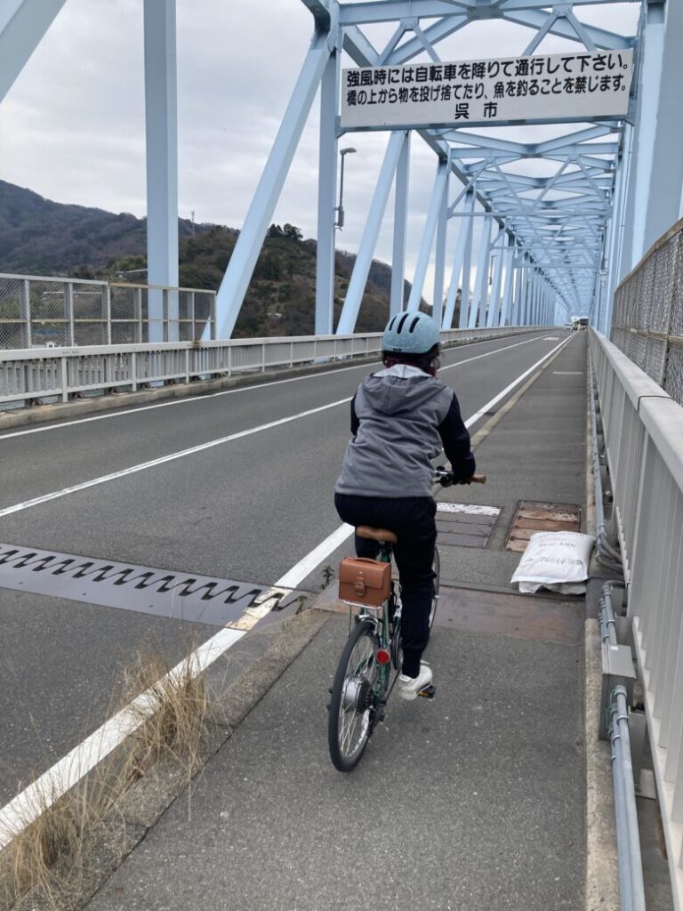 浦狩大橋をレンタサイクルで渡りました。電動アシスト自転車なので楽々です。