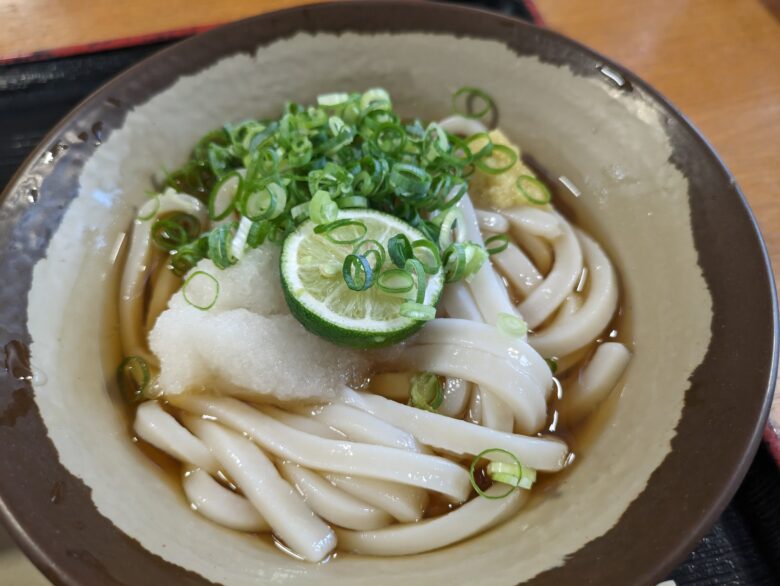 香川県 めりけんや 高松駅前店 すだちぶっかけうどん 小豆島行きフェリーに乗る前に食べる