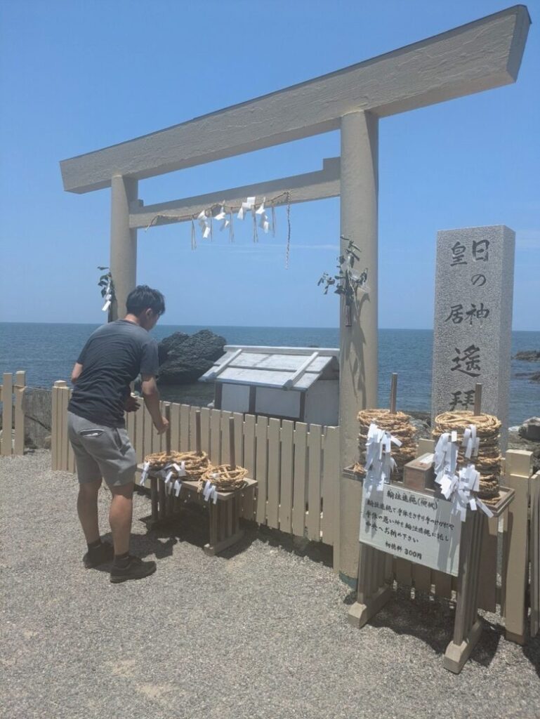 二見興玉神社 夫婦岩 輪注連縄