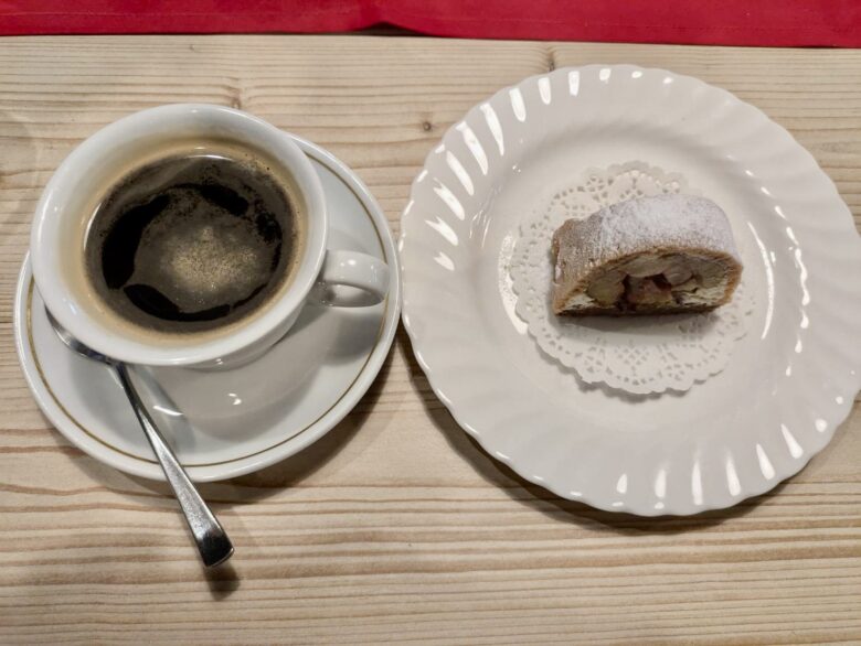 トリアアルラグー　コーヒー　モンブラン