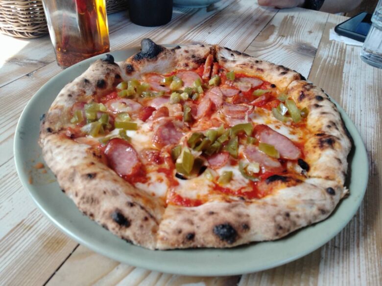 丹波篠山　クワモンペ　ピザ　ソーセージ