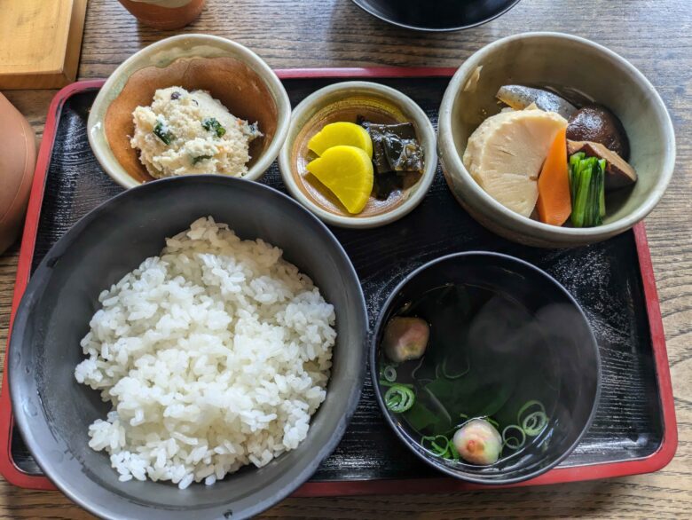 田楽座 わかや 伊賀グルメ おから、野菜の煮物セット